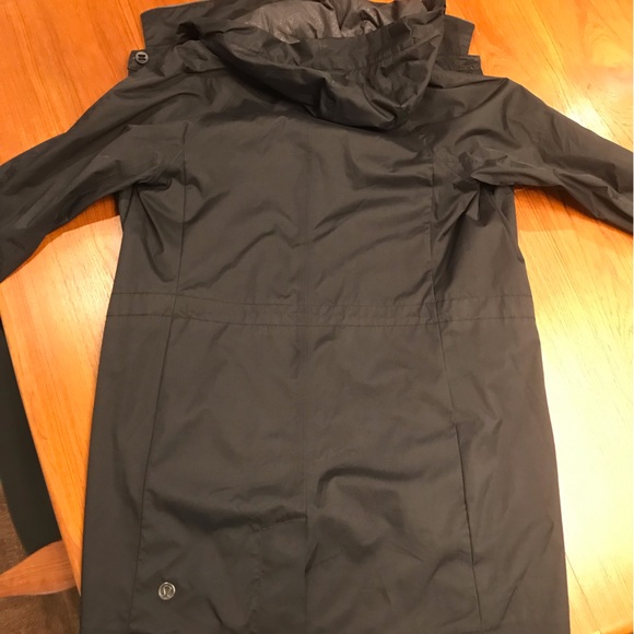 Lululemon Rain On Jacket - Black - Size 4 - Picture 5 of 12